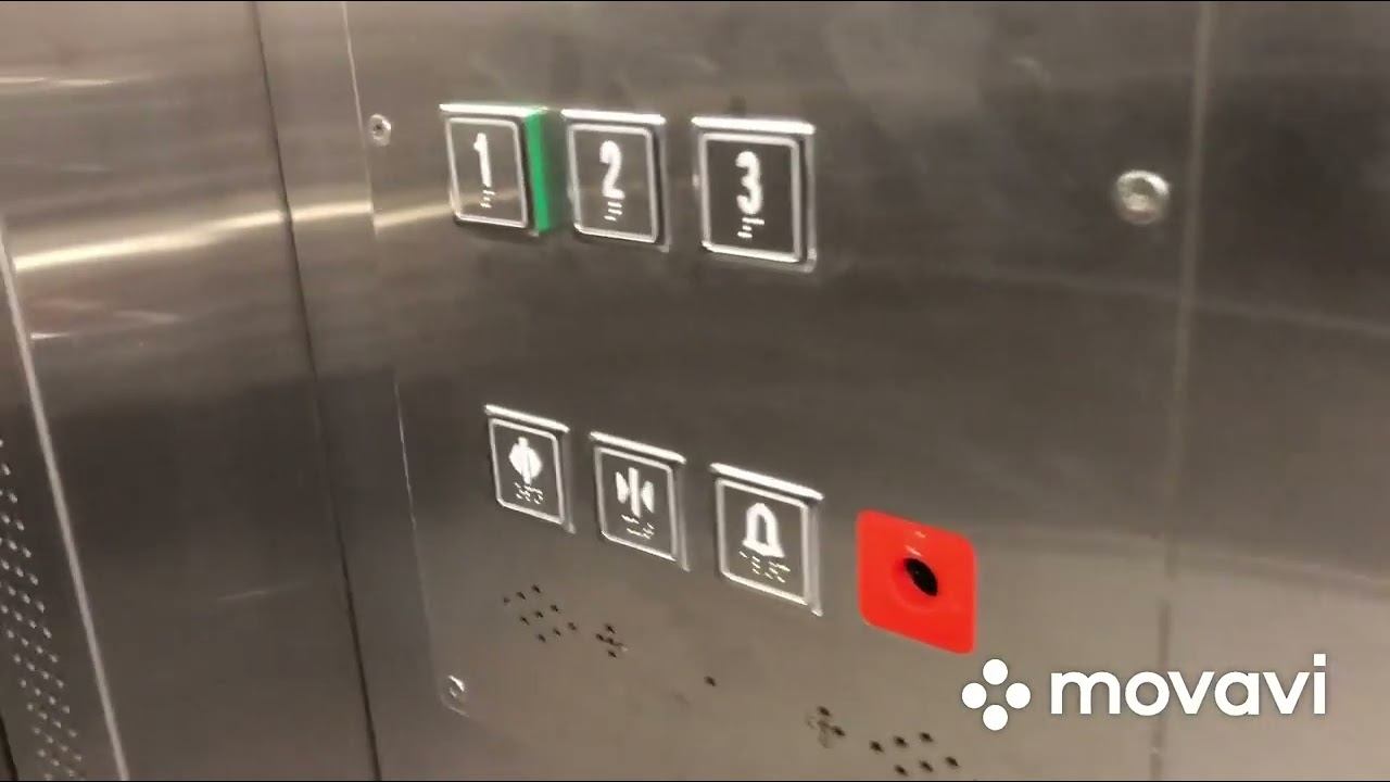 Тормозит на ходу! Глючный лифт ThyssenKrupp Simplycity 2020 года выпуска // Новгородская улица 23А смотреть онлайн