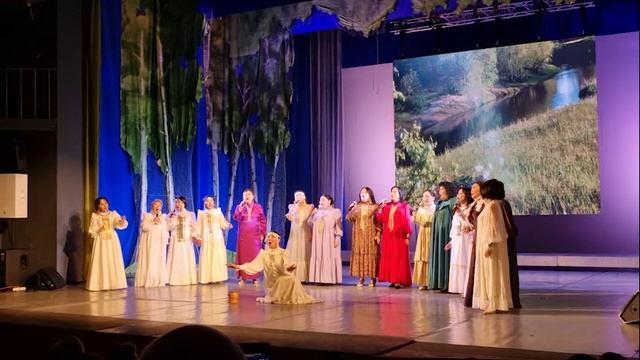 Ансамбль "Туймаада" исполняет песню "Келукэчээн" (Озерко) 23.12.2025 г. смотреть онлайн