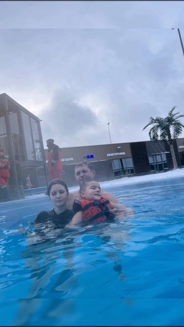 Поздравляю всех с наступившим новым годом, желаю счастья, здоровья, любви, благополучия. И чистого н смотреть онлайн