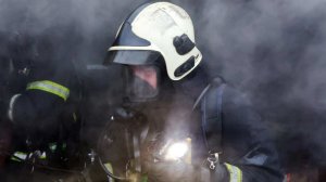 Три человека погибли в новогоднюю ночь при пожаре в доме в Алтайском крае