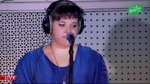 Новогодняя песня (автор исполнитель Вера Русскина - живой звук на радио Весна ФМ)