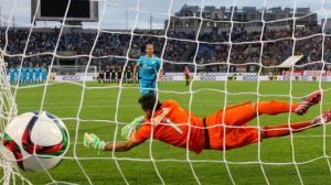 Футбольный креатив: топ самых оригинальных пенальти