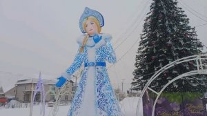 В РАЙОН на ЁЛКУ посмотреть 🎄🤗🎠