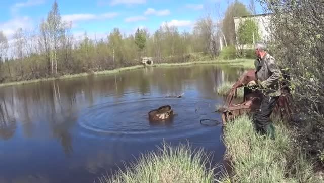 ПОИСКОВЫЙ МАГНИТ! ЖЕЛЕЗНЫЙ ОМУТ! СДАЛИ КАБИНУ С ТРАКТОРА ДТ-75 В МЕТАЛЛОЛОМ! ЗАПИХАЛИ В УАЗИК ! смотреть онлайн