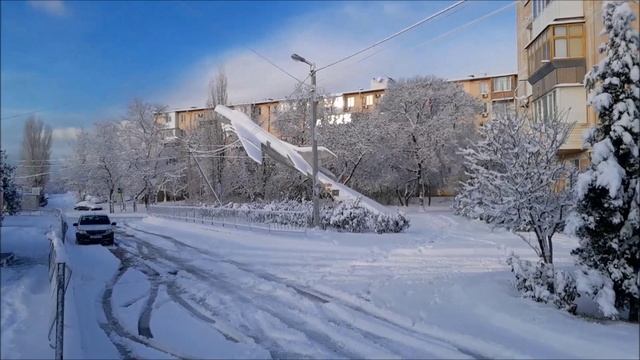 Утренняя сводка погоды за 1.01.26г.авиагородок Бельбек . часть первая- жилой городок. смотреть онлайн