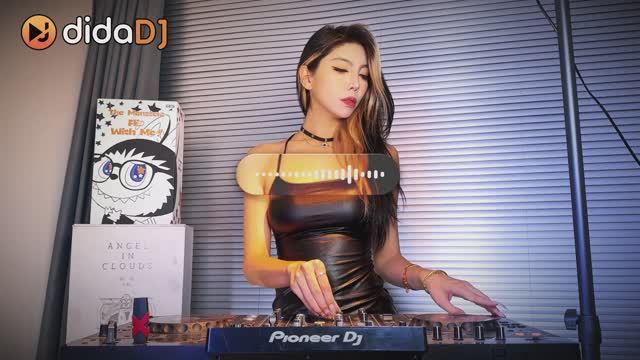 DJ STELLA 183 Melodic Techno mix 11.11 смотреть онлайн