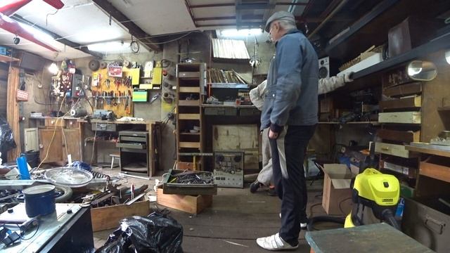 Барыги скупают вещи из гаража,навожу порядок,разговор с соседом смотреть онлайн