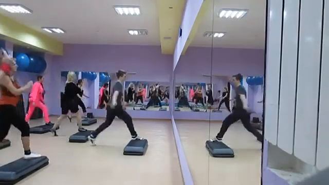 СТЕП АЭРОБИКА ВИДЕО СТЕП АЭРОБИКА С РАЗУЧИВАНИЕМ ОБУЧ смотреть онлайн