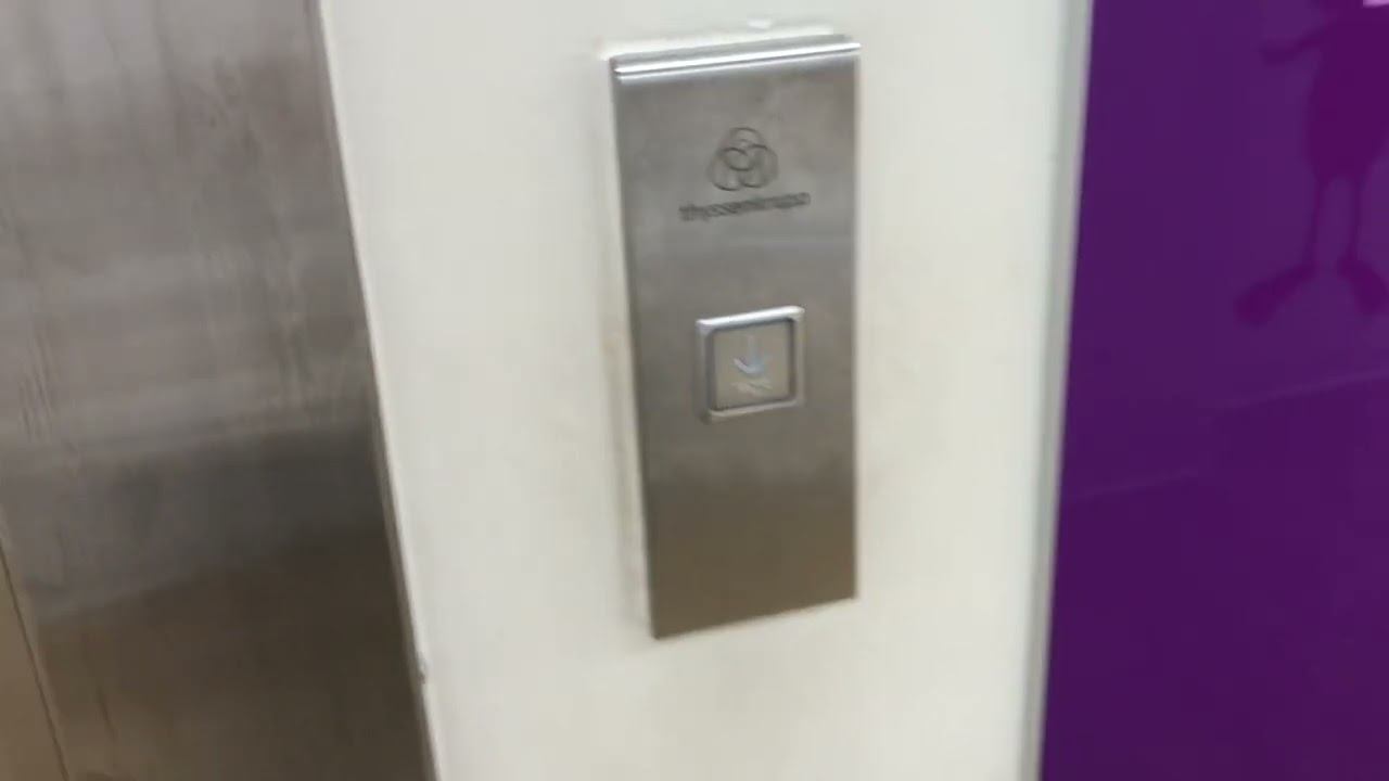 Лифт ThyssenKrupp Simplycity 2020 года выпуска // Улица Всеволода Вишневского, 4А смотреть онлайн