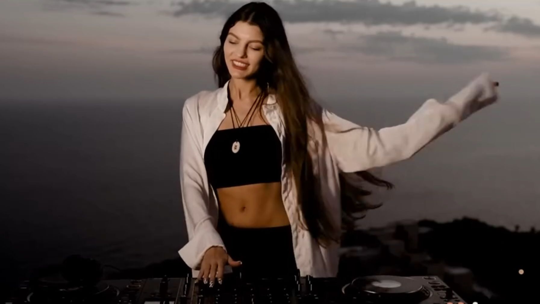 Armina - Live @ DJanes.net Budva, Montenegro 9.6.2022 Progressive House & Melodic Techno DJ Mix смотреть онлайн