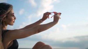 1000010659.mp4.  " какая ночь , не спиться мне , такая лунная...