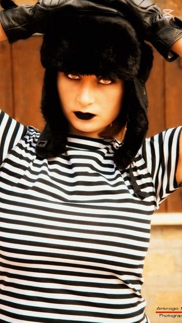 Izabella 18 - Ambrogio King Photography & Styling