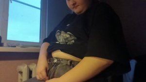 играю с большим животом в джинсах🎀