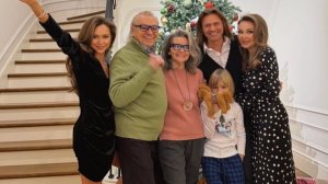 У Тины Канделаки был семейный ужин в ресторане. А Валерия и Ляйсан Утяшева со своими  половинками