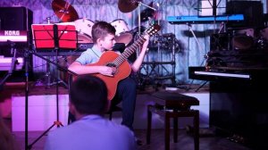 ... продолжает концертную программу РЕВНИВЦЕВ ГРИГОРИЙ. Преподаватель Левчук Марина Владимировна.