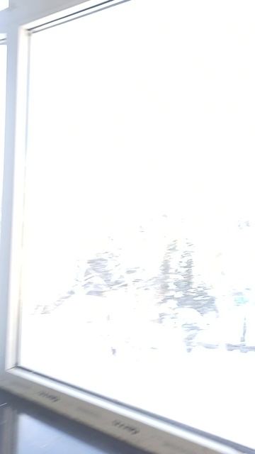 1 января 2026г.Севастополь. Детишки катаются на санках! Кругом -Дед мороз! смотреть онлайн