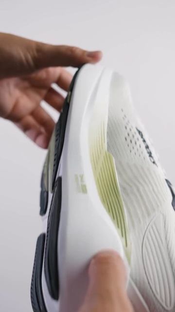 Спортивная модель Brooks Ghost Max 3 смотреть онлайн