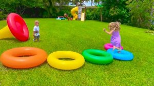 Настя в роли няни для малыша Игры для детей