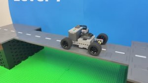 Машинки LEGO против движущихся мостов
