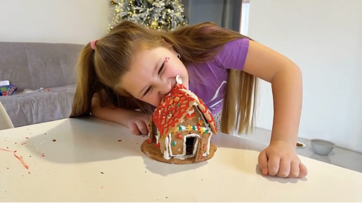 Сладкий бум! Создаём имбирный домик! смотреть онлайн