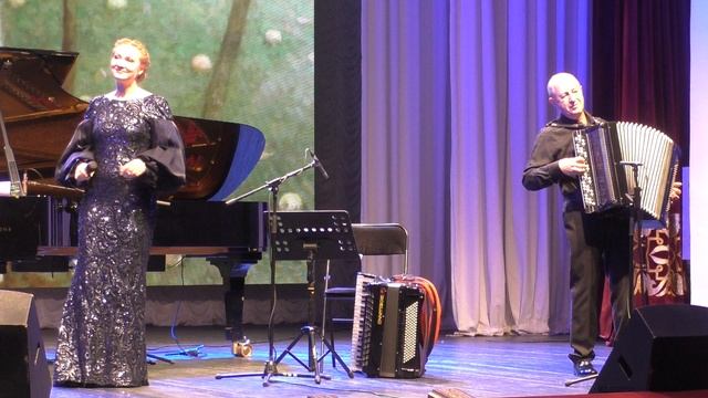 "Подари мне платок" Поёт великолепная Анастасия Лысякова, баян - Владимир Никулин"