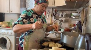 Готовлю домашние голубцы, за ранее приготовленных полуфабрикатов. Вкуснотища!!!