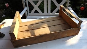 Увидела эту идею в европейской деревне и сразу же разобрала старый деревянный ящик