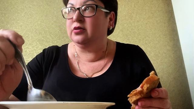 А я у мамочки, кушаю Рассольничек с грудинкой/Мукбанг и разговоры с мамой ❤️ смотреть онлайн