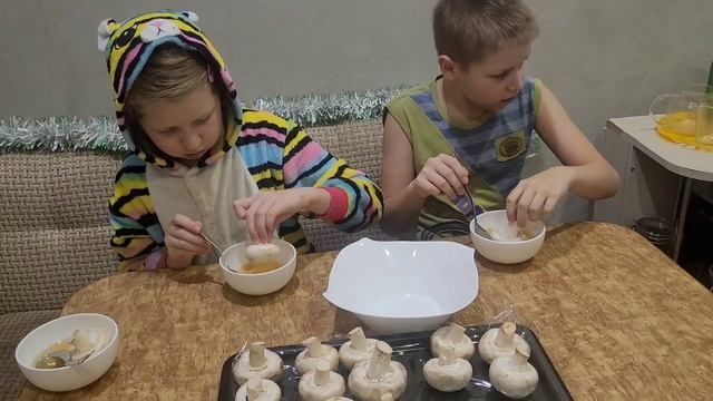 Запечённые шампиньоны. смотреть онлайн