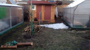 летний душ на даче.