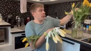 Малой и подарок на 8 марта.