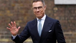 Президент Финляндии Александр Стубб произносил новогоднее обращение в кривом и мятом галстуке