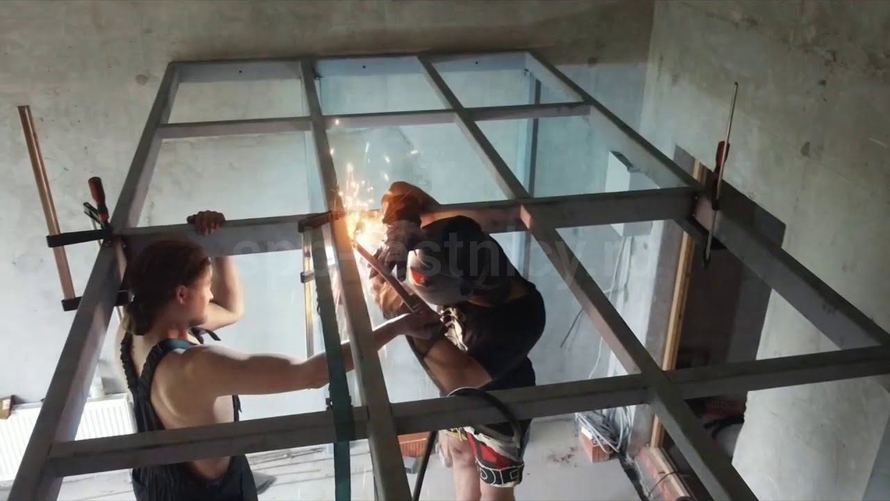 Каркас лестницы и антресольного этажа в квартире-студии. смотреть онлайн