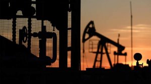 Reuters сообщило о стабилизации цен на нефть на первых торгах 2026 года