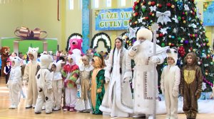 Новый год пришел в гости к детям-сиротам. В Ашхабаде поздравили воспитанников дворца «Довлетлилер»