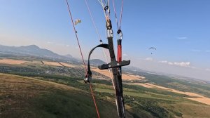 Можно же просто поехать просто покататься на коньках, а можно поехать и просто полетать на параплане