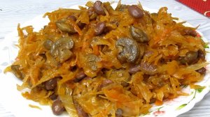 Капусту потушить не сложно, но добавочки...вот они то и делают её яркой.