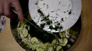 Салат с капустой и курицей к УЖИНУ – вкус просто невероятный!