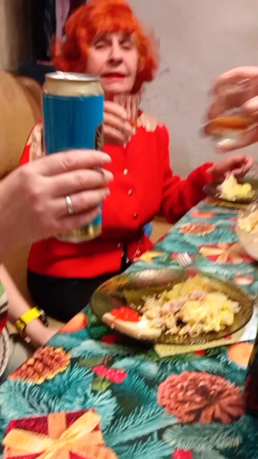 ВСЕХ С НОВЫМ ГОДОМ! смотреть онлайн