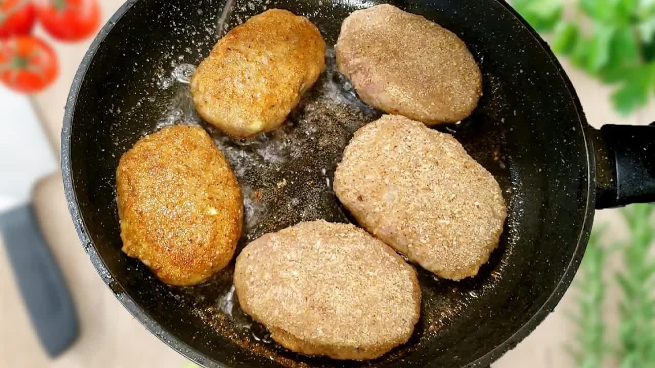 Самые вкусные КОТЛЕТЫ с небольшим секретом из прошлого. смотреть онлайн