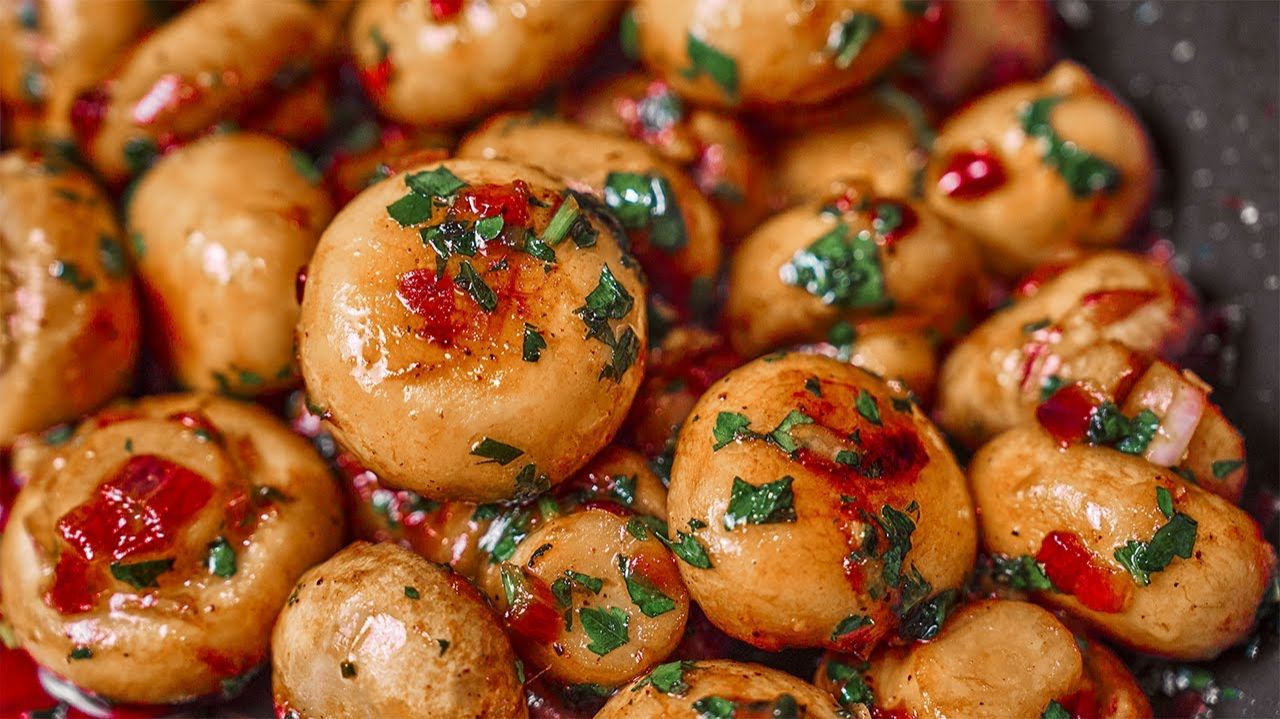 Два быстрых рецепта приготовления грибов, простых и по-настоящему уютных. смотреть онлайн