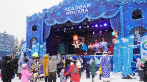Новогодний праздник с «МИРом» в Москве: викторины, танцы и ледяные скульптуры