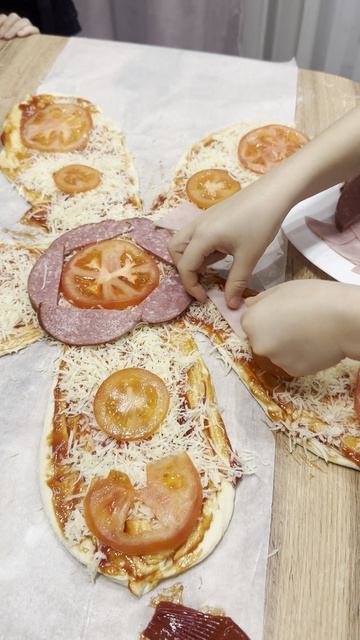 Очень странная пицца от детей