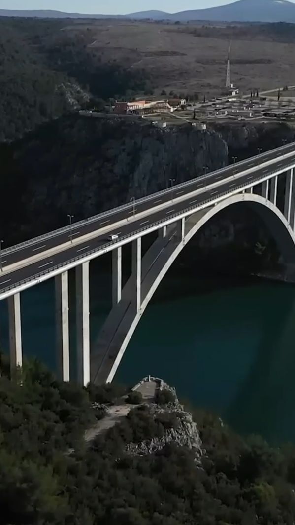 Никакие ... смотреть онлайн