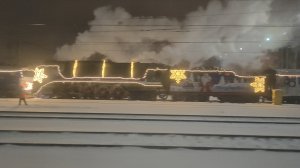 из окна поезда | поезд Деда Мороза в Кусково | 3М62У-0064+П36-0110