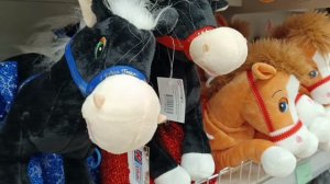 #а в магазинах полно подарков и к рождеству и старому новому году