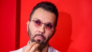 «Ем с 1996 года до сих пор»: секрет молодости и здоровья 50-летнего Дениса Клявера