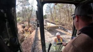 Помогаем Джастину установить Большой и тяжелый строительный мост!