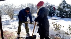🎄 ВАРИМ НОВОГОДНЮЮ ЛАПШУ🍲ЧИСТИМ СНЕГ ❄️ С НОВЫМ ГОДОМ 🎊