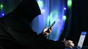 Мошенники использовали фейковые подарки-сюрпризы для обмана россиян в Новый год